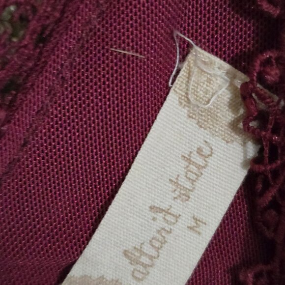 Altar'd State Lace and embroidered Midi Dress Burgundy Sz M Pre-owned - Picture 5 of 7